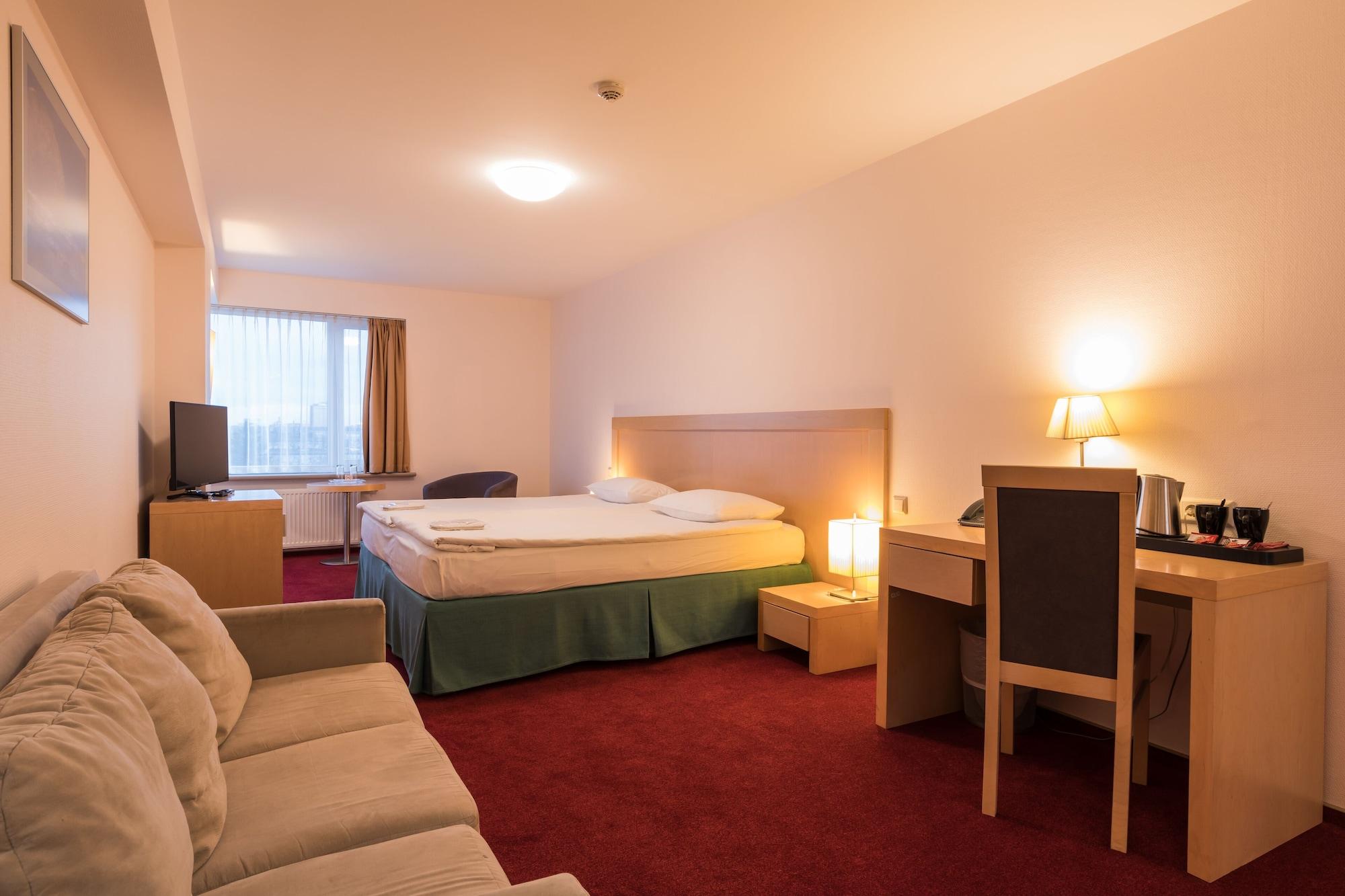 Riga Islande Hotel With Free Parking Exteriör bild