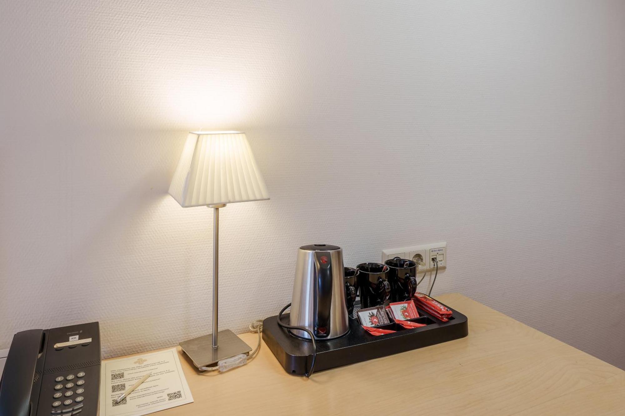 Riga Islande Hotel With Free Parking Exteriör bild