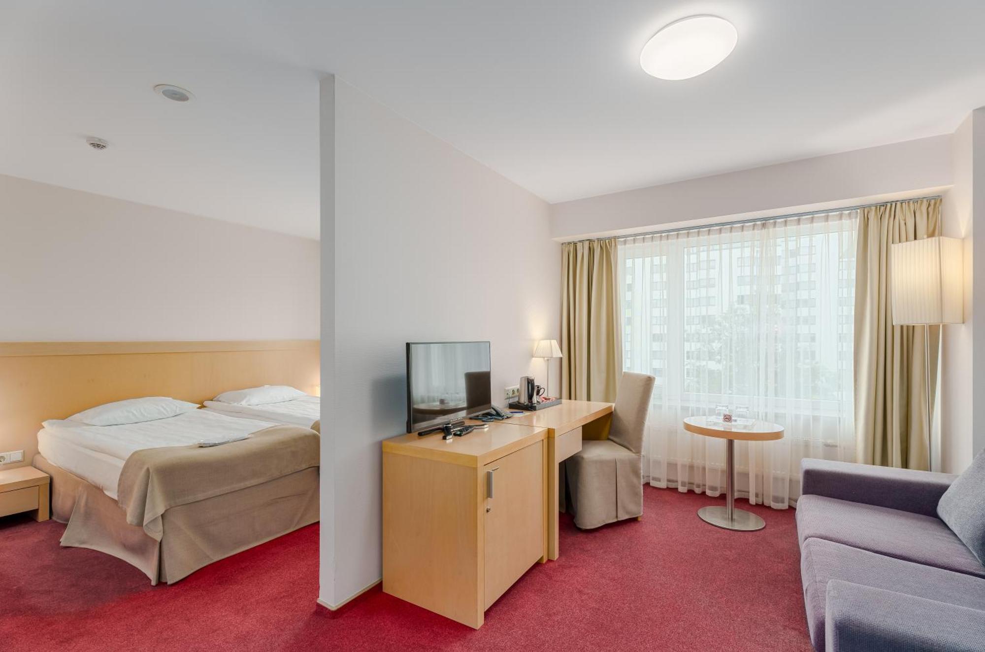 Riga Islande Hotel With Free Parking Exteriör bild