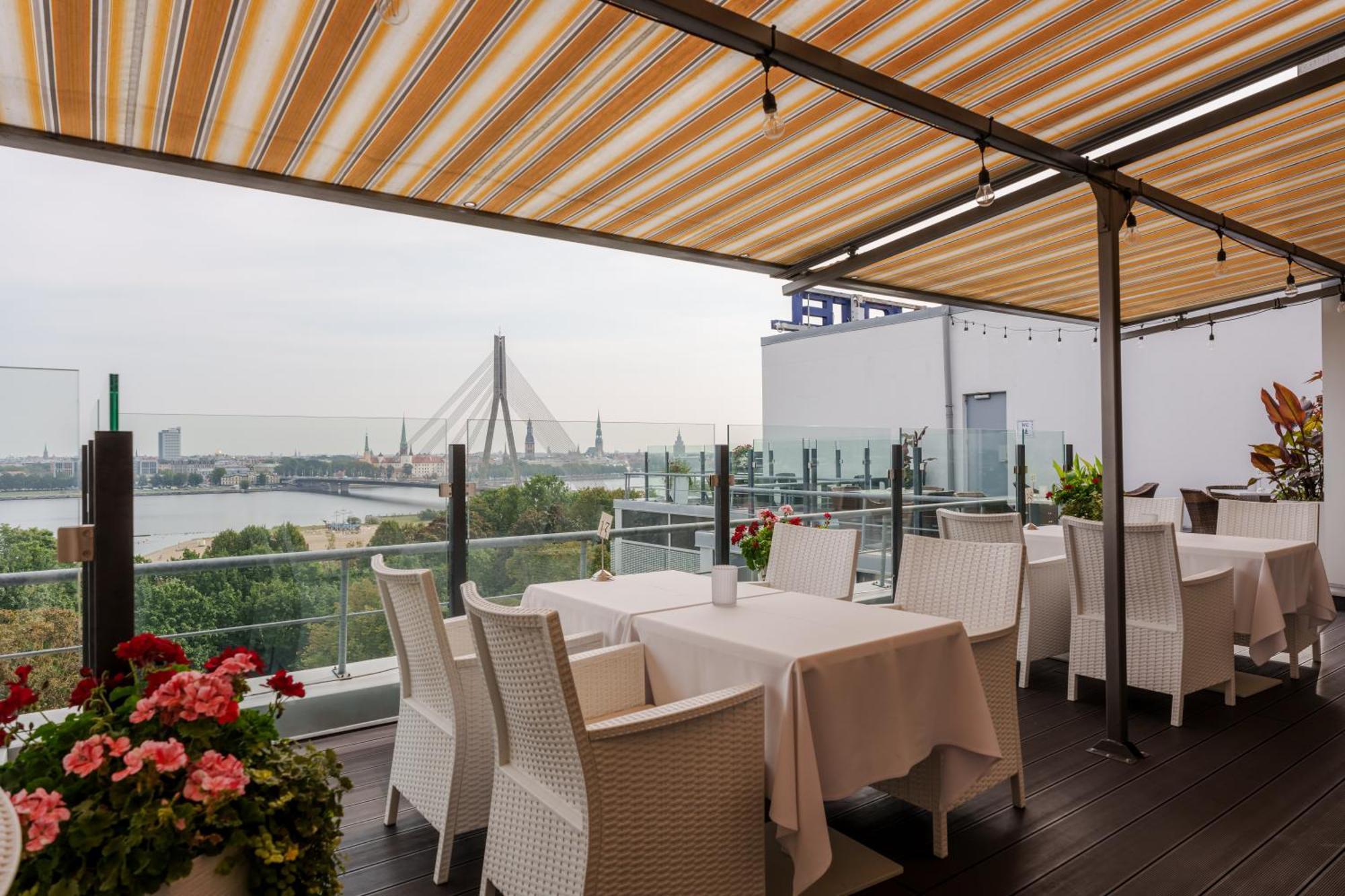 Riga Islande Hotel With Free Parking Exteriör bild