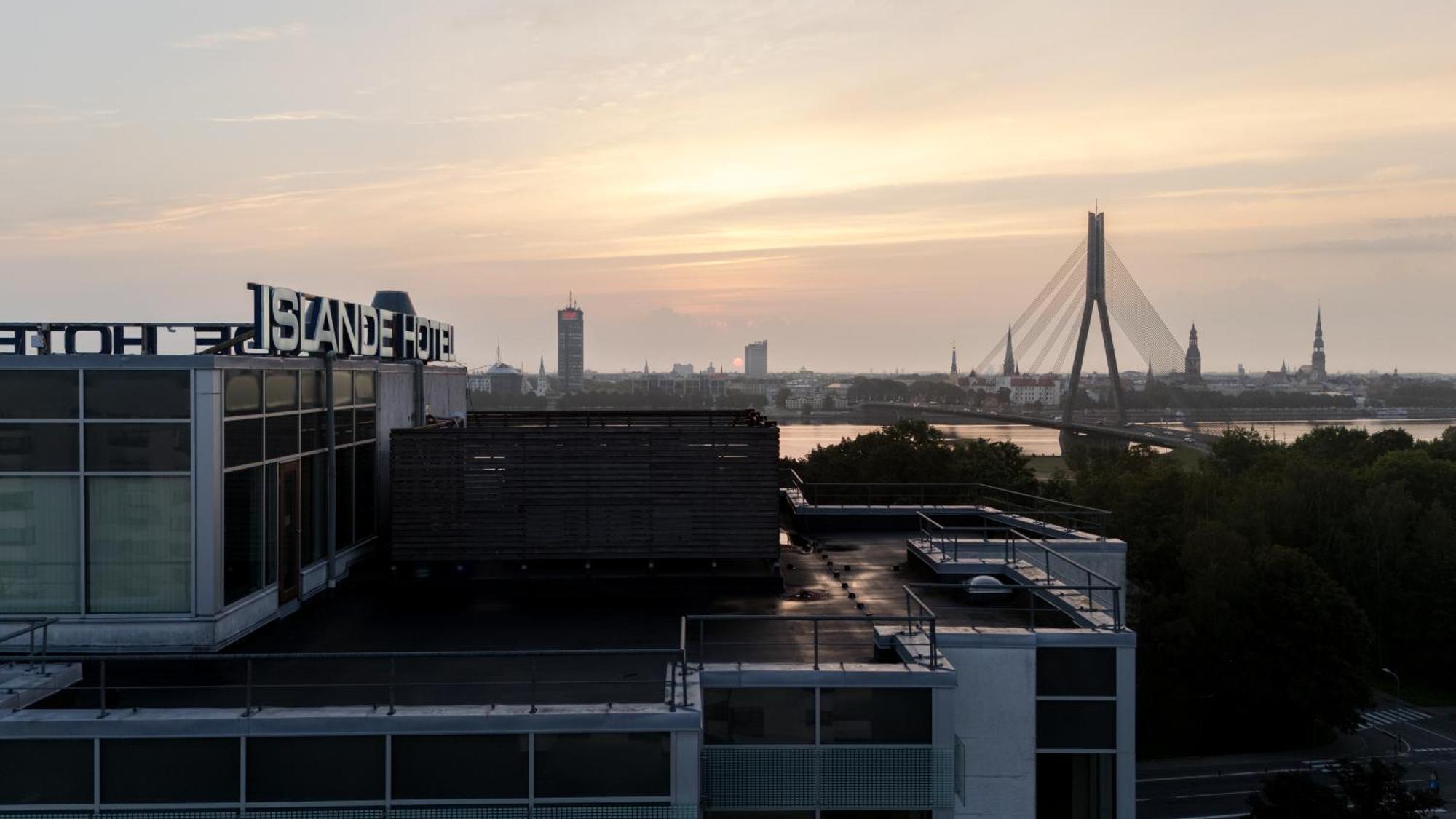 Riga Islande Hotel With Free Parking Exteriör bild