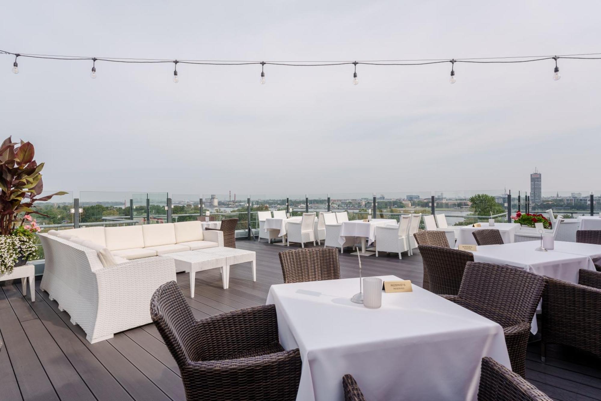 Riga Islande Hotel With Free Parking Exteriör bild