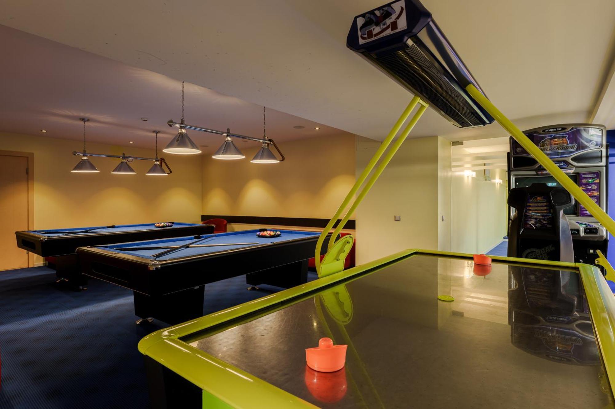 Riga Islande Hotel With Free Parking Exteriör bild
