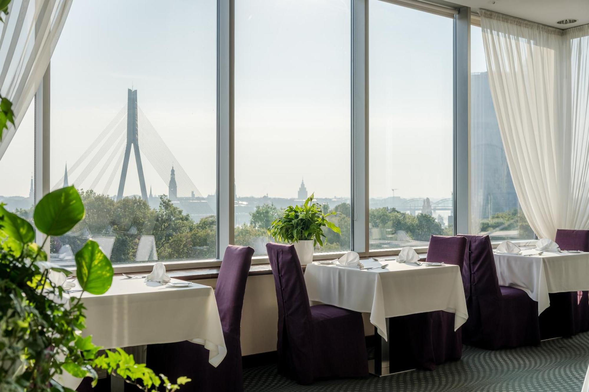Riga Islande Hotel With Free Parking Exteriör bild